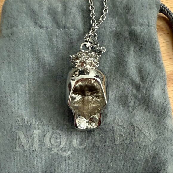 Alexander McQueen Silver Crystal Mohawk Skull Pendant Necklace - Picture 6 of 8